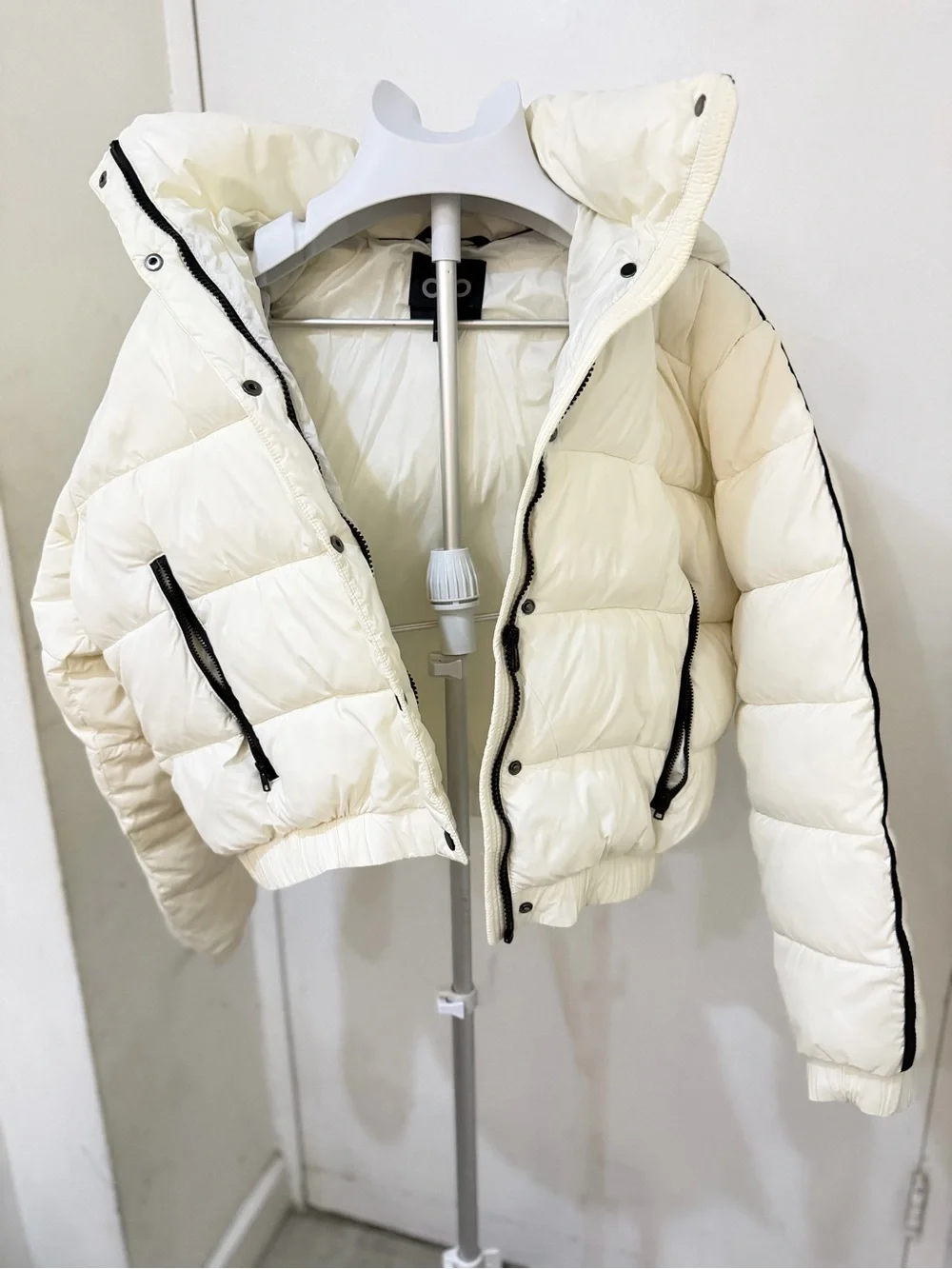 ALO Yoga White Puffer Jacket with Black Label
